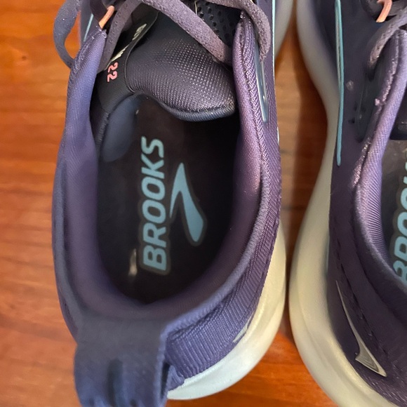 Brooks 7.5 Glycerin running shoes. - Picture 5 of 10